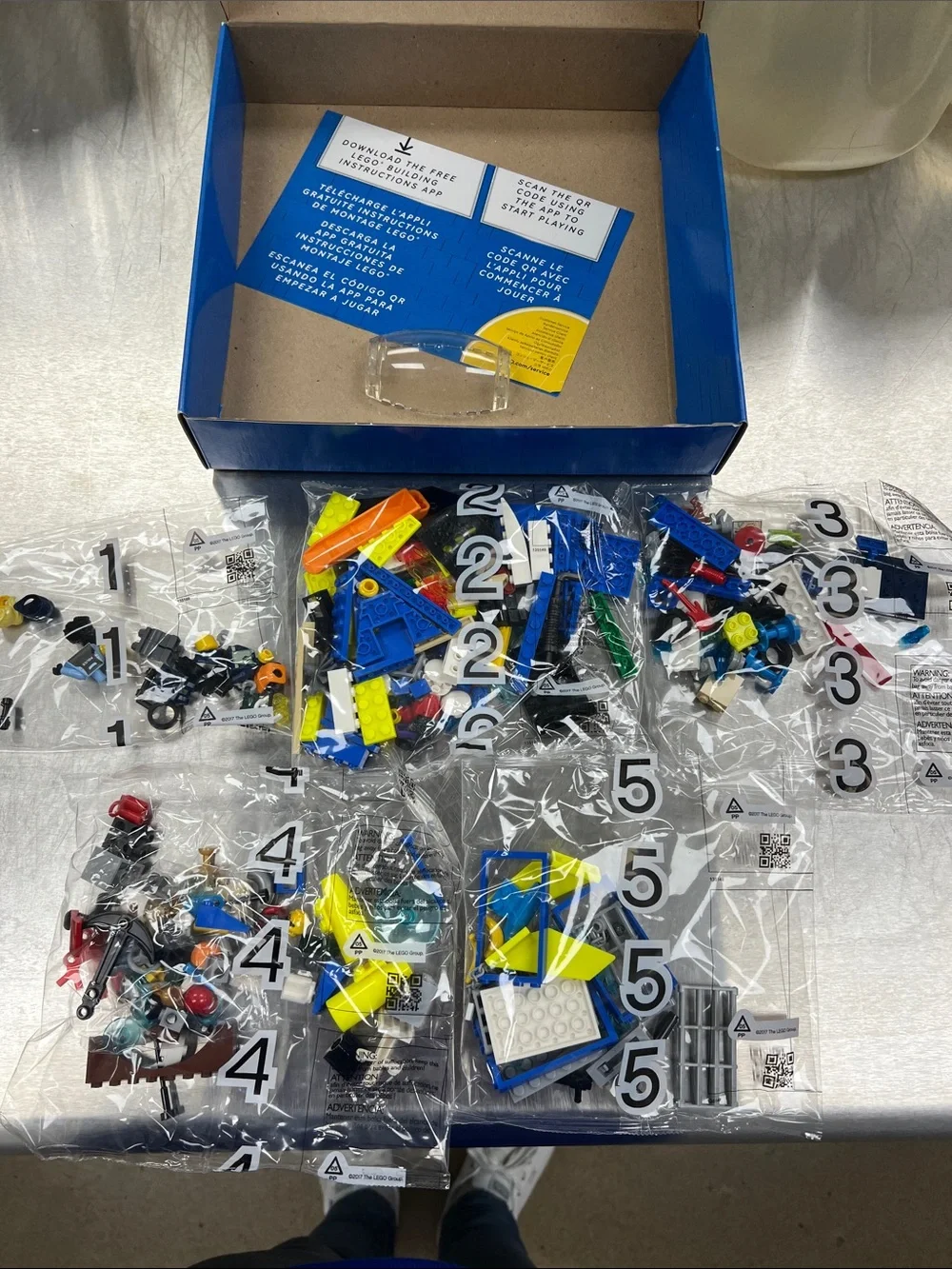 LEGO City Water Police Detective Boat Missions Set - Picture 7 of 8